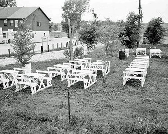 Picnic Area 1952 Lee's Chicken Lincoln, NE