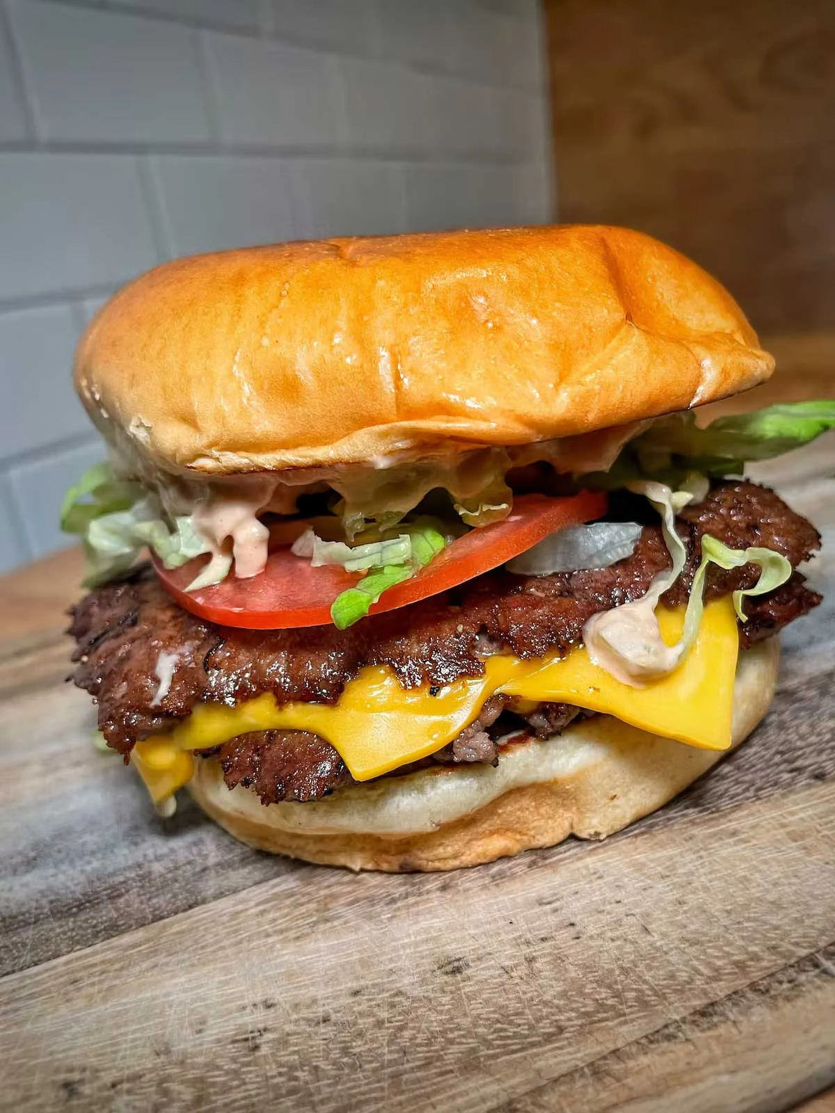Juicy cheeseburger with fresh toppings