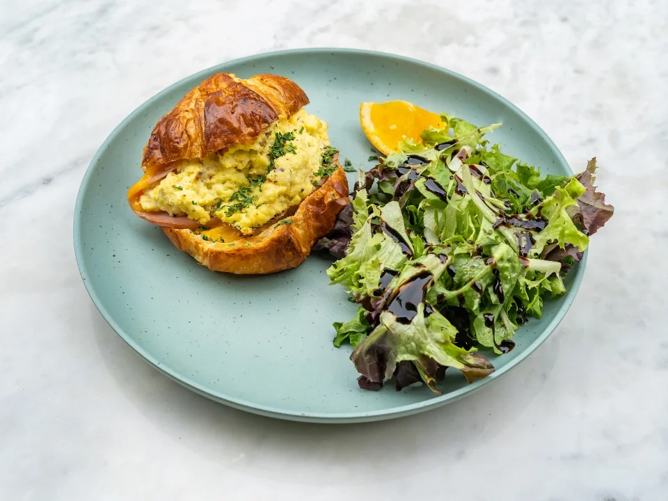 Oui Chef! Breakfast Sandwich (V)