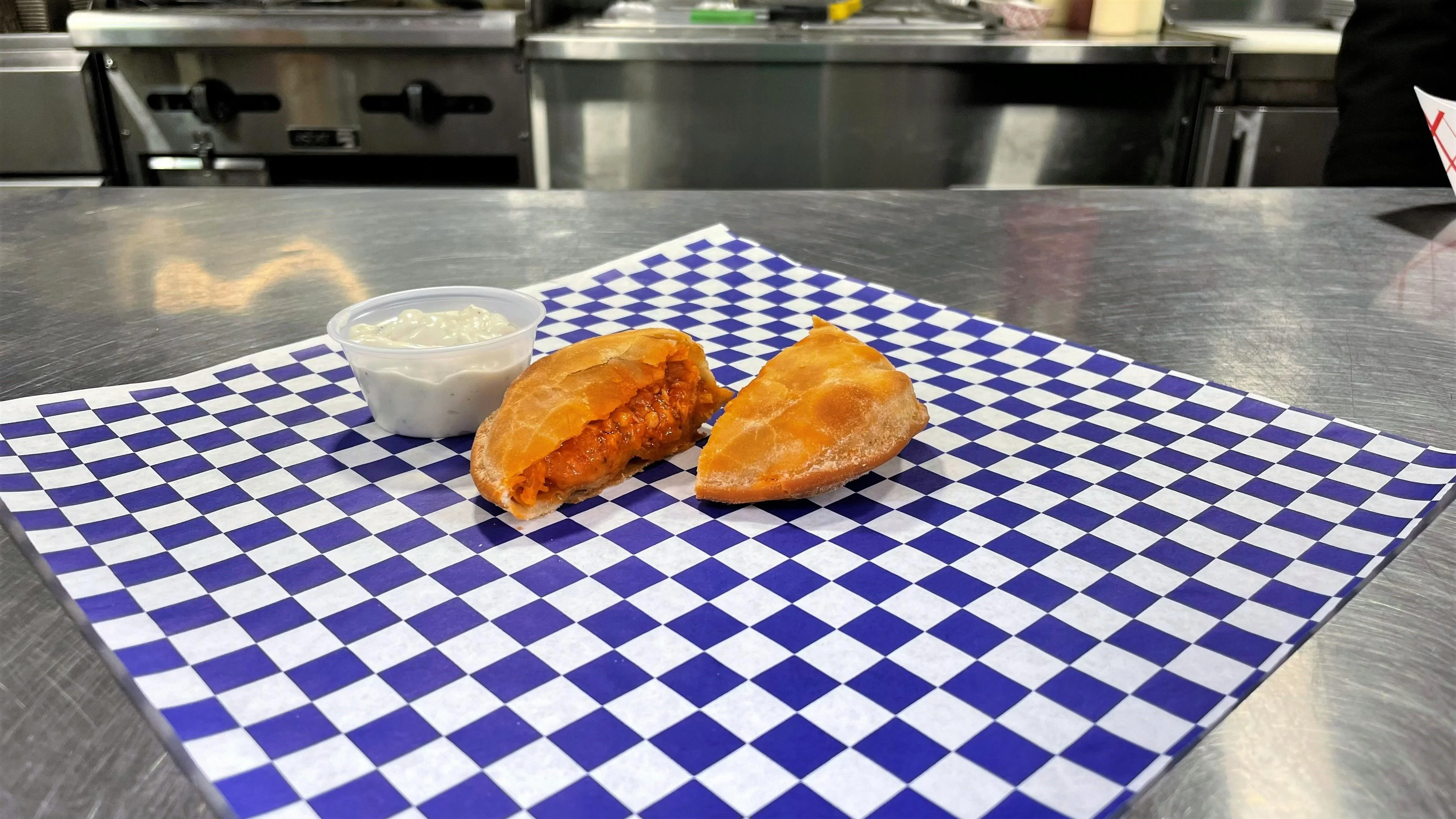 Pastelito, pizza (no meat)