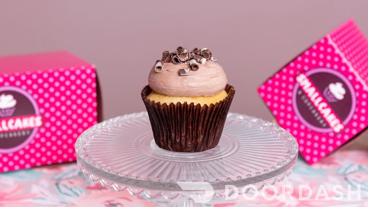 Vanilla N Chocolate Cupcake