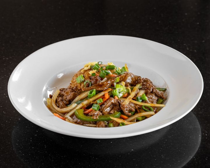 MONGOLIAN BEEF COMBO MEAL