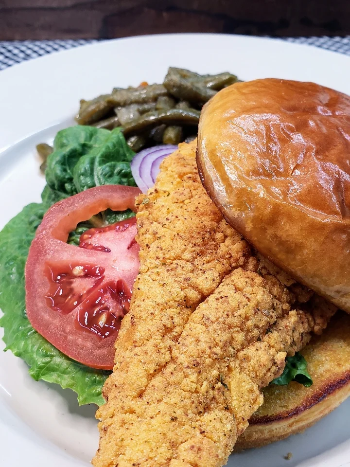 Catfish Sandwich/ French Fries
