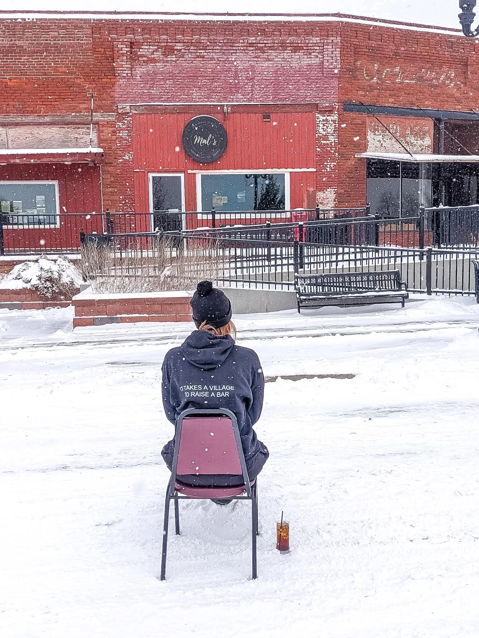 Groundhog's day, bar, fun