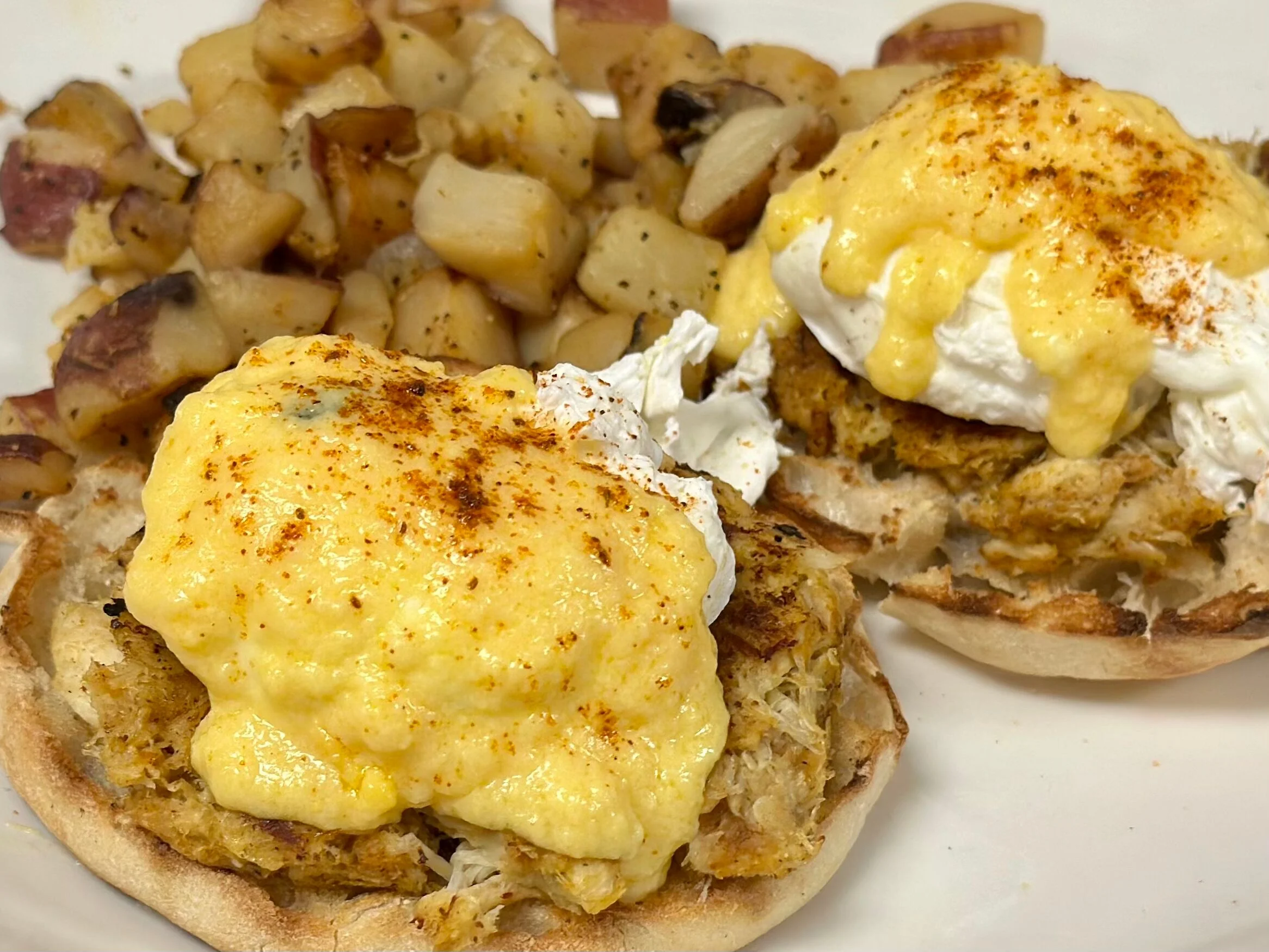 Crab eggs benedict with poached eggs and hollandaise sauce