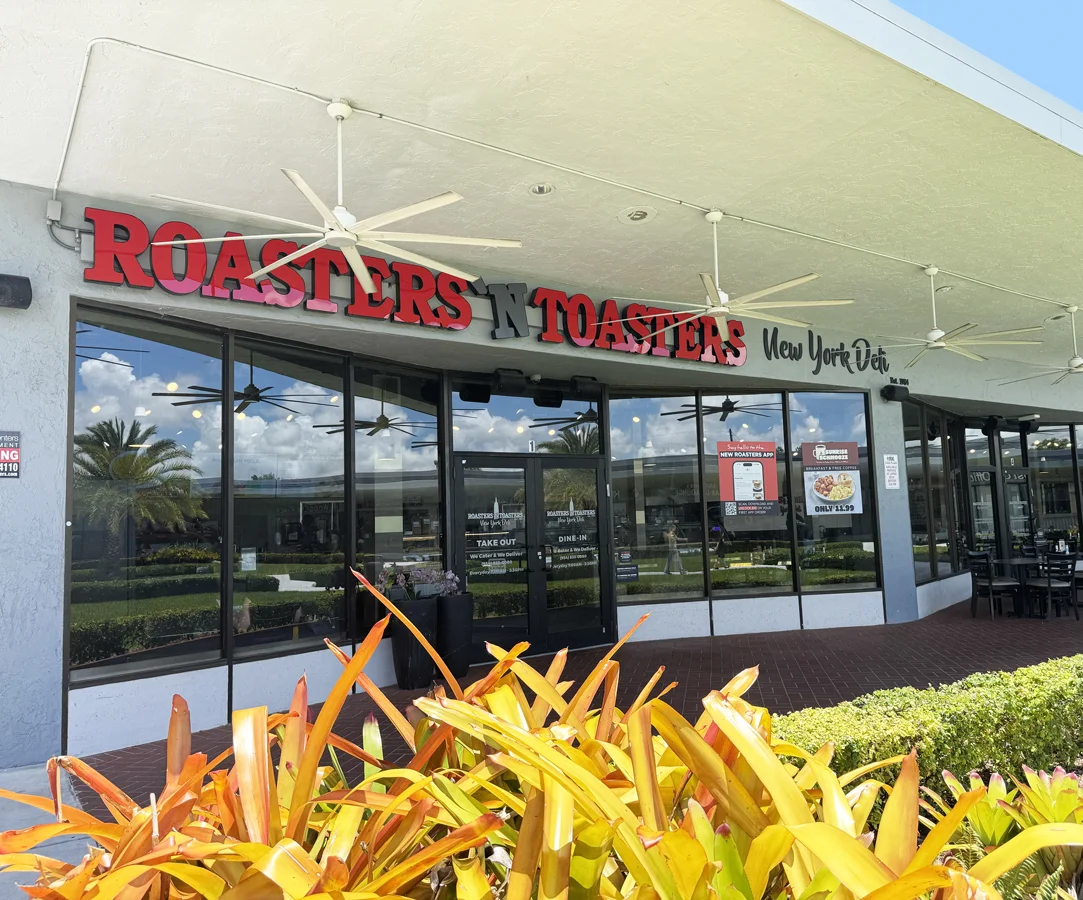 Exterior of Roasters ’N Toasters Hallandale restaurant