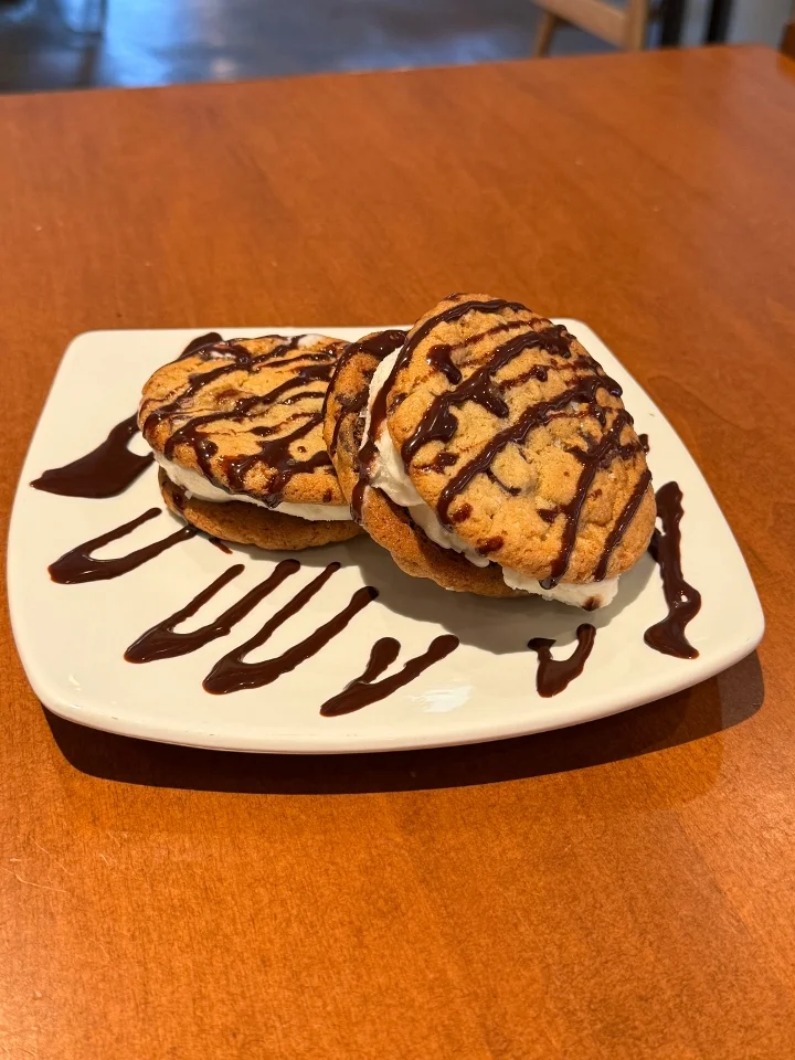 GELATO SANDWICH