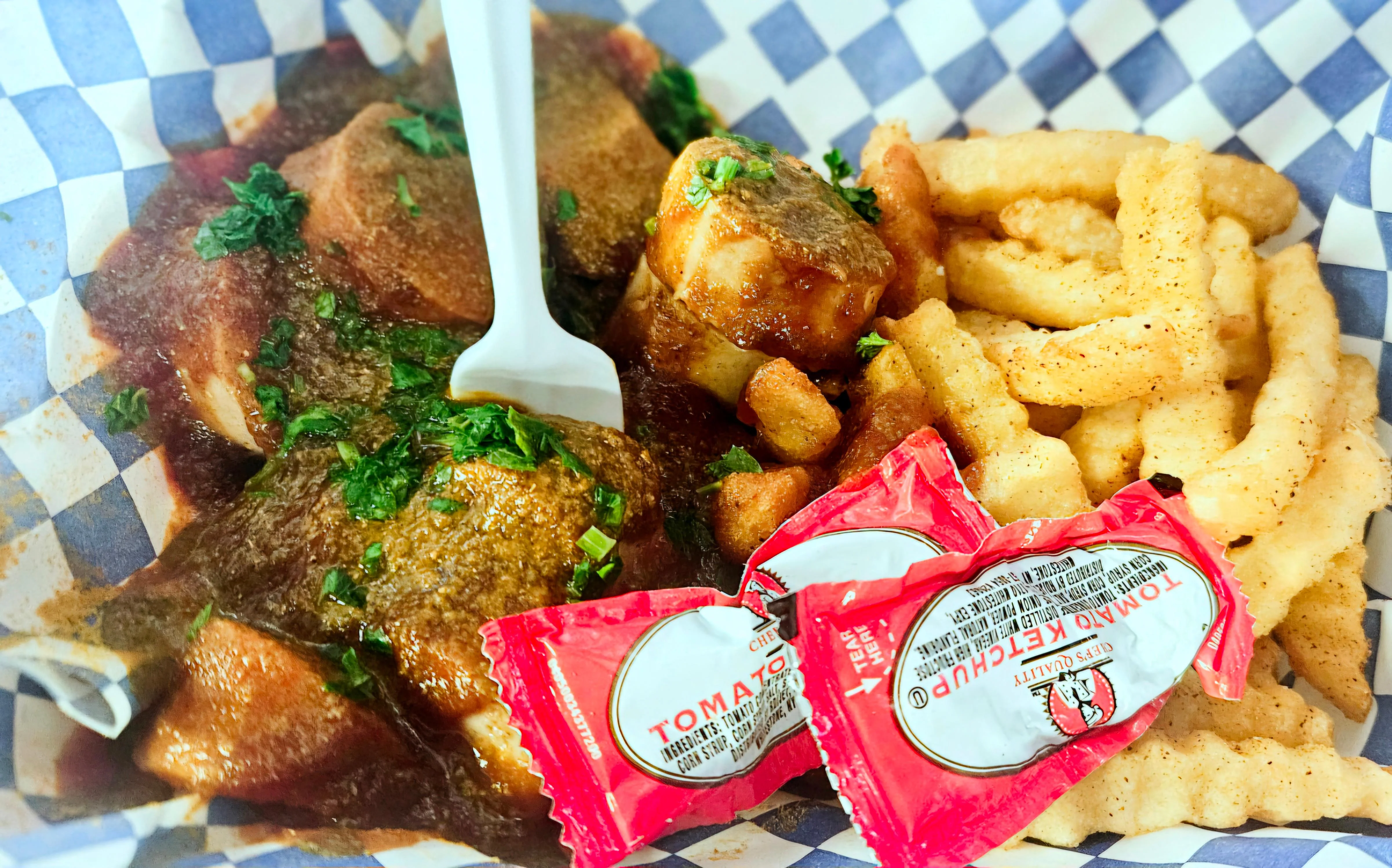 CurryWurst Basket