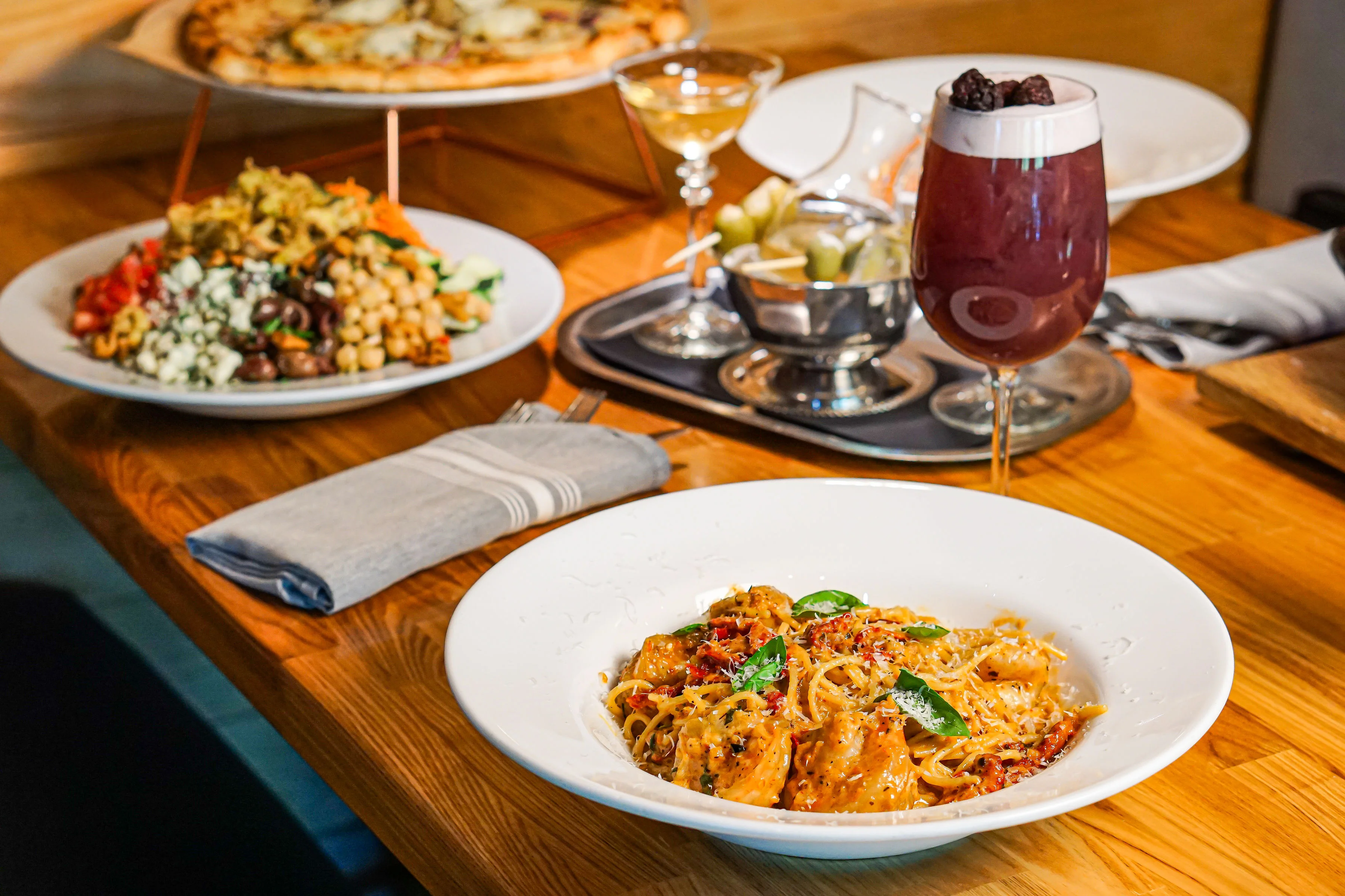 Plate of Italian spaghetti with meatballs and fresh basil