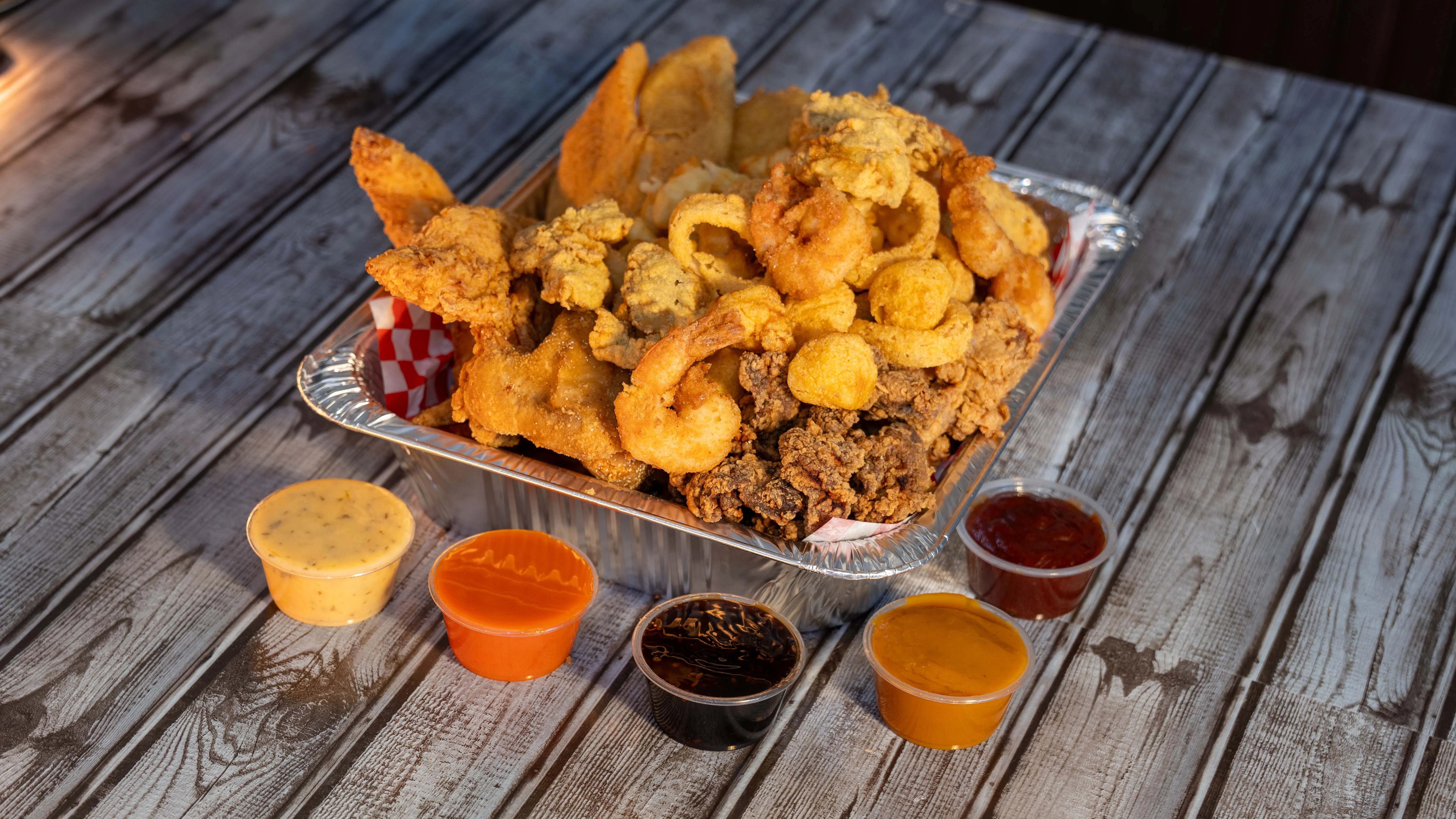 Whole wings platter with sauces