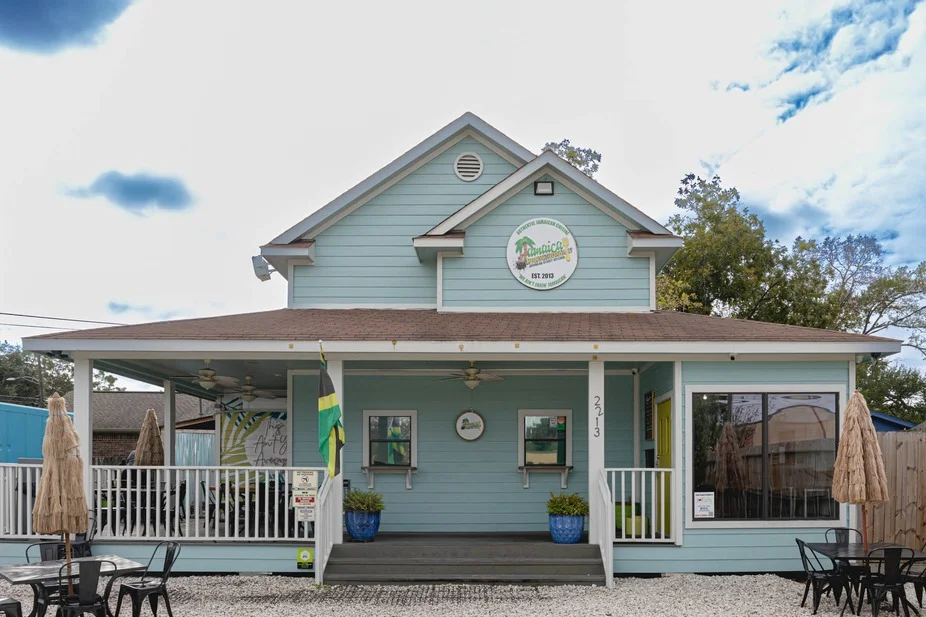 Charming Caribbean restaurant exterior with vibrant colors