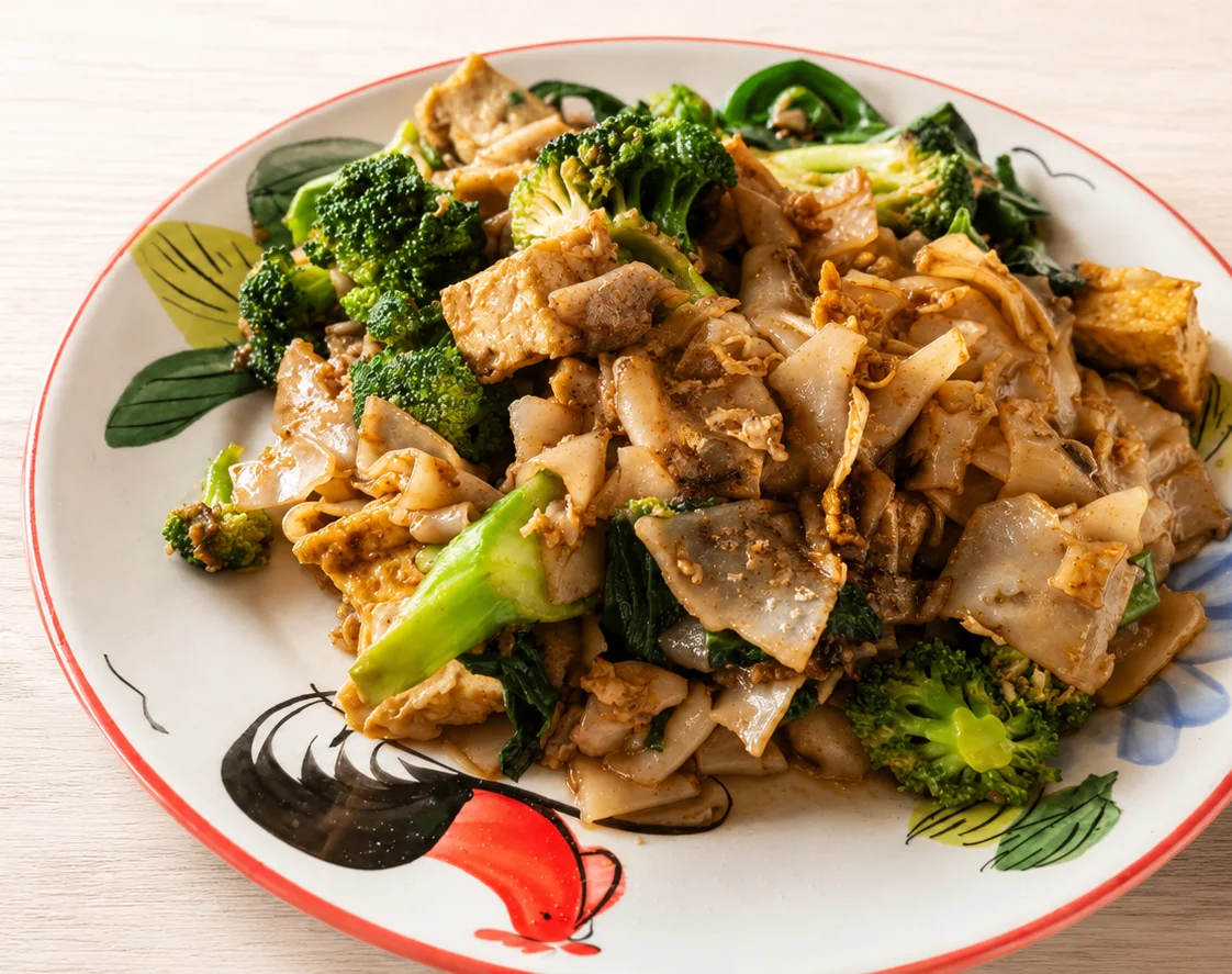 Stir-fried Thai pad see ew with broccoli