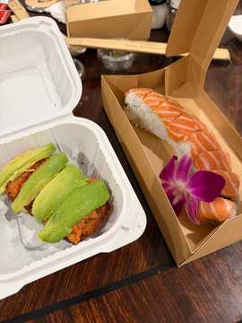 Photo from Binh G.'s review