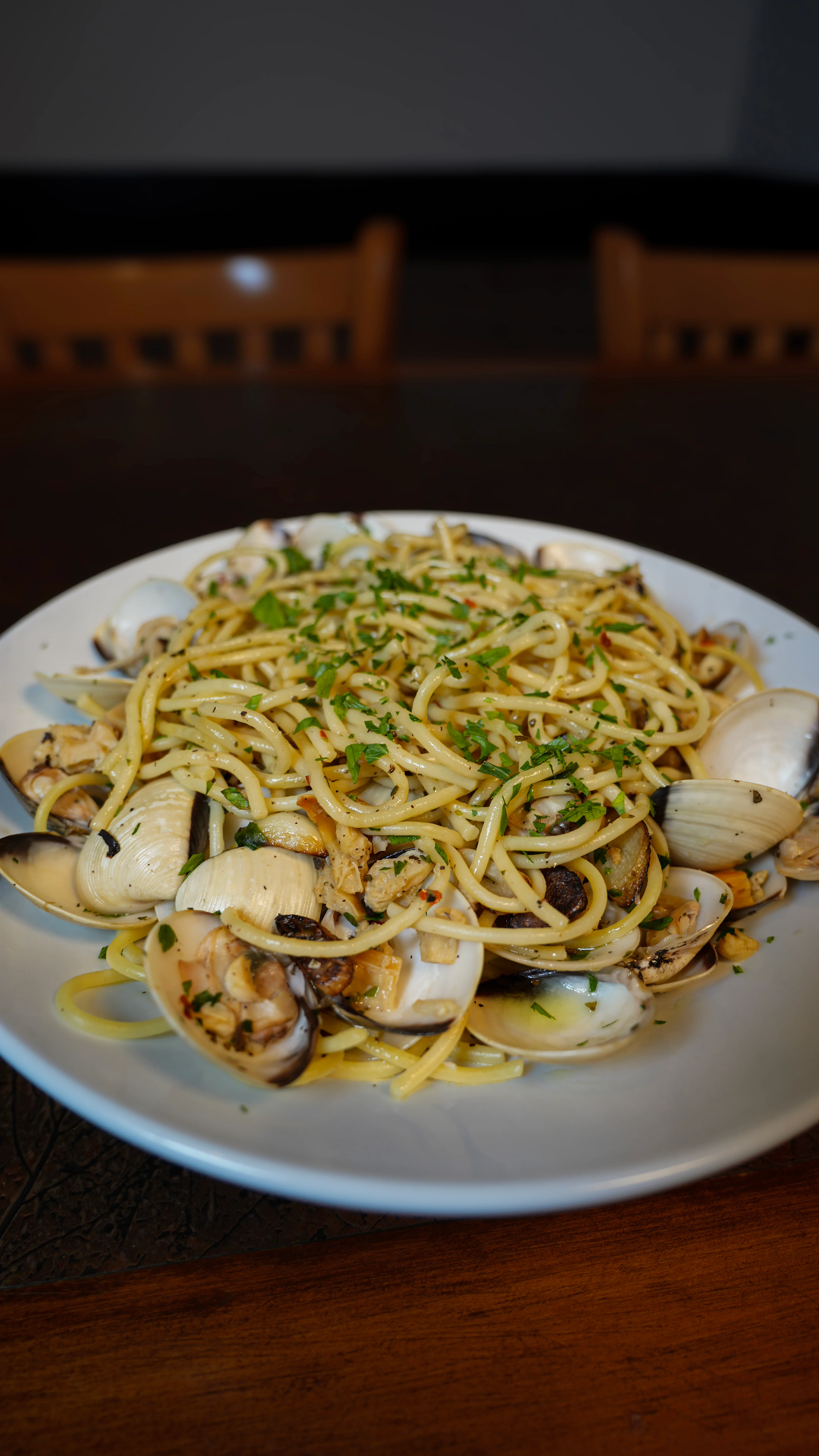 Linguine alle vongole with fresh clams and herbs