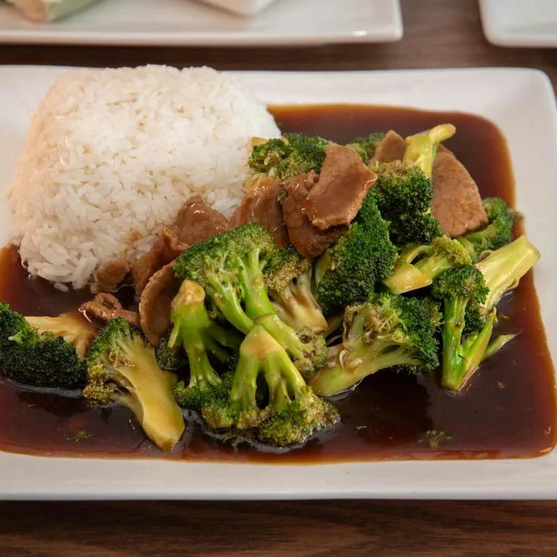 Beef and broccoli stir-fry with rice