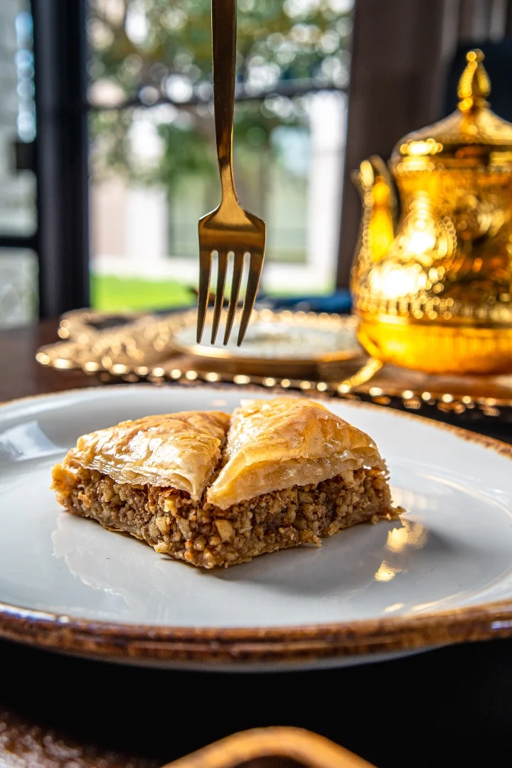 BAKLAWA بقلاوة