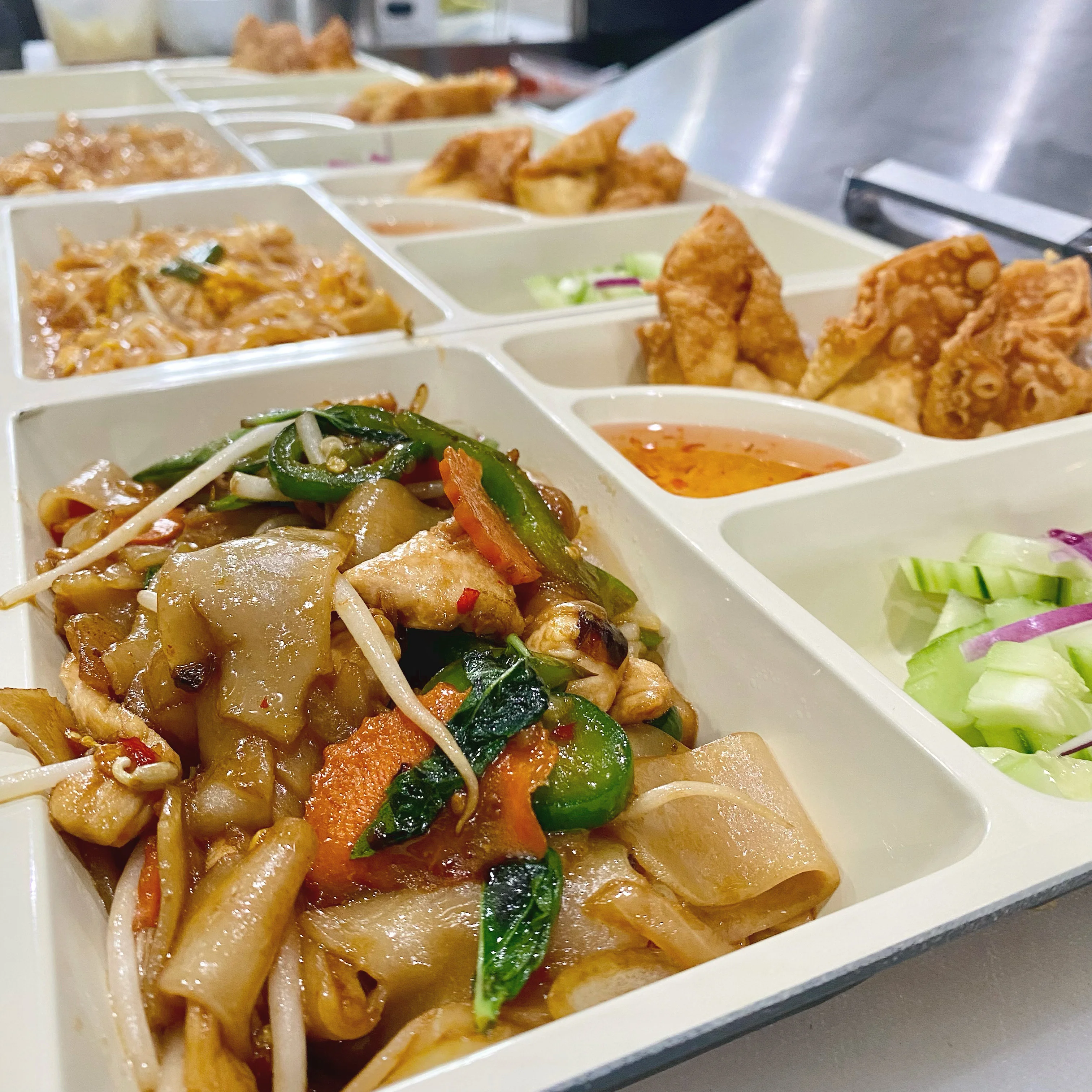 Thai pad see ew with chicken and vegetables