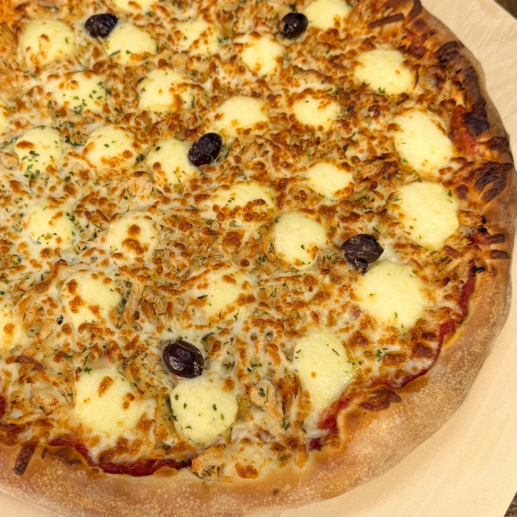 Chicken with Catupiry Pizza