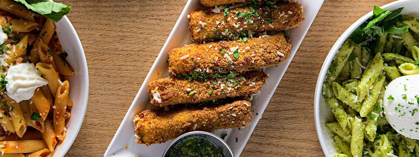 Crispy mozzarella sticks with marinara sauce