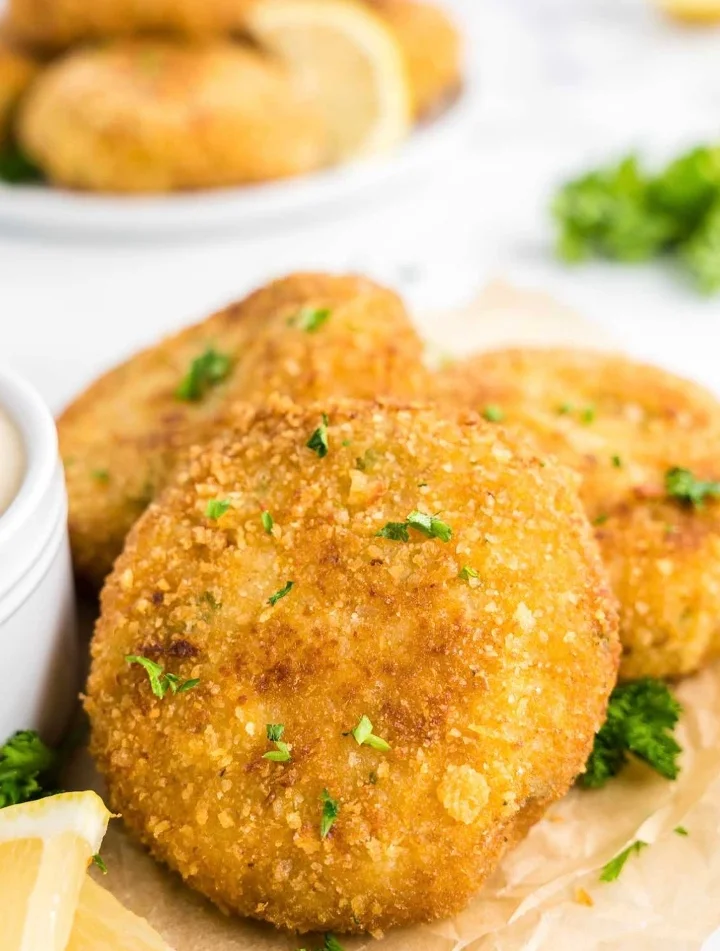 SALMON CROQUETTES