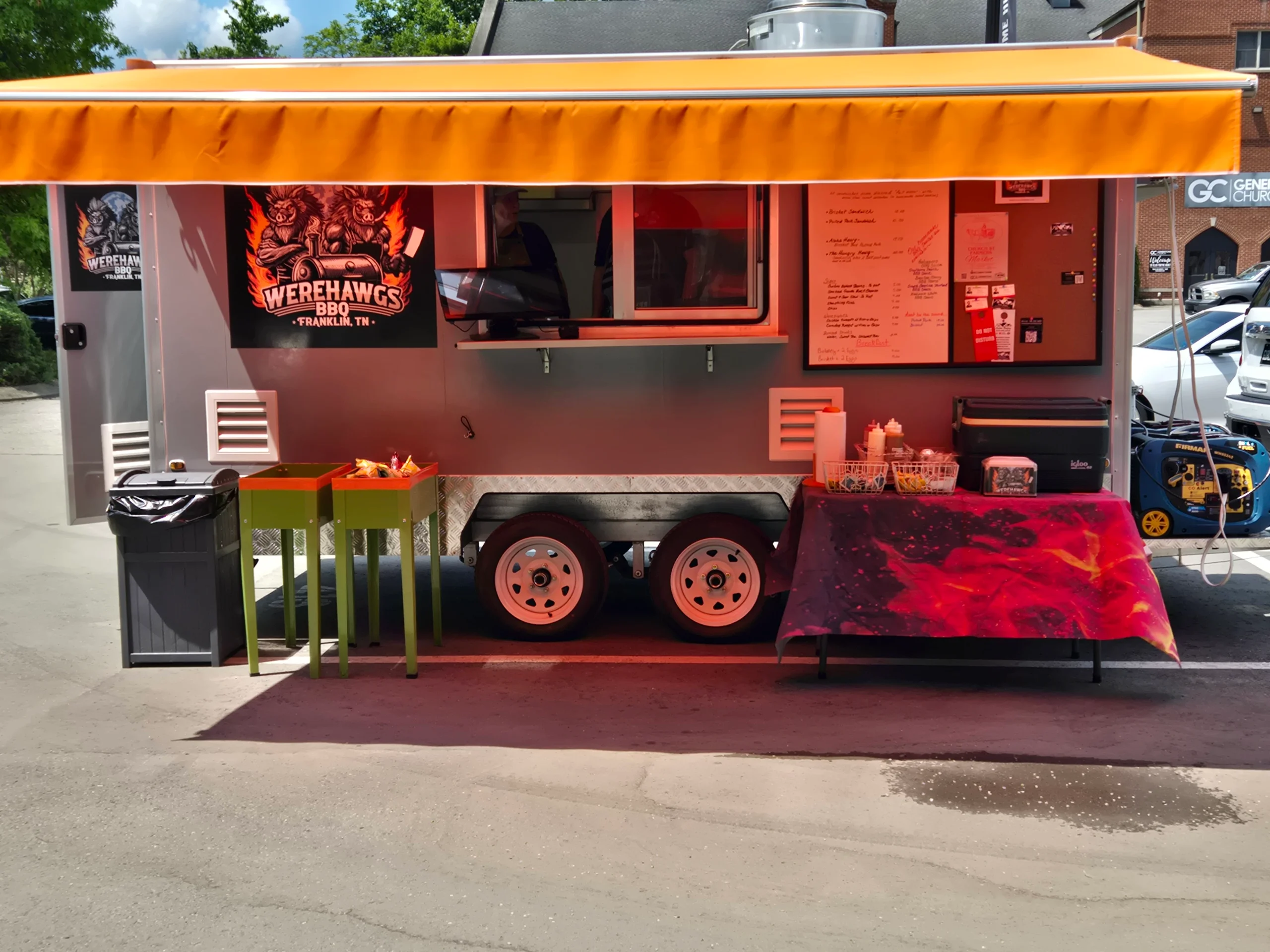 Food truck serving BBQ in Franklin, TN