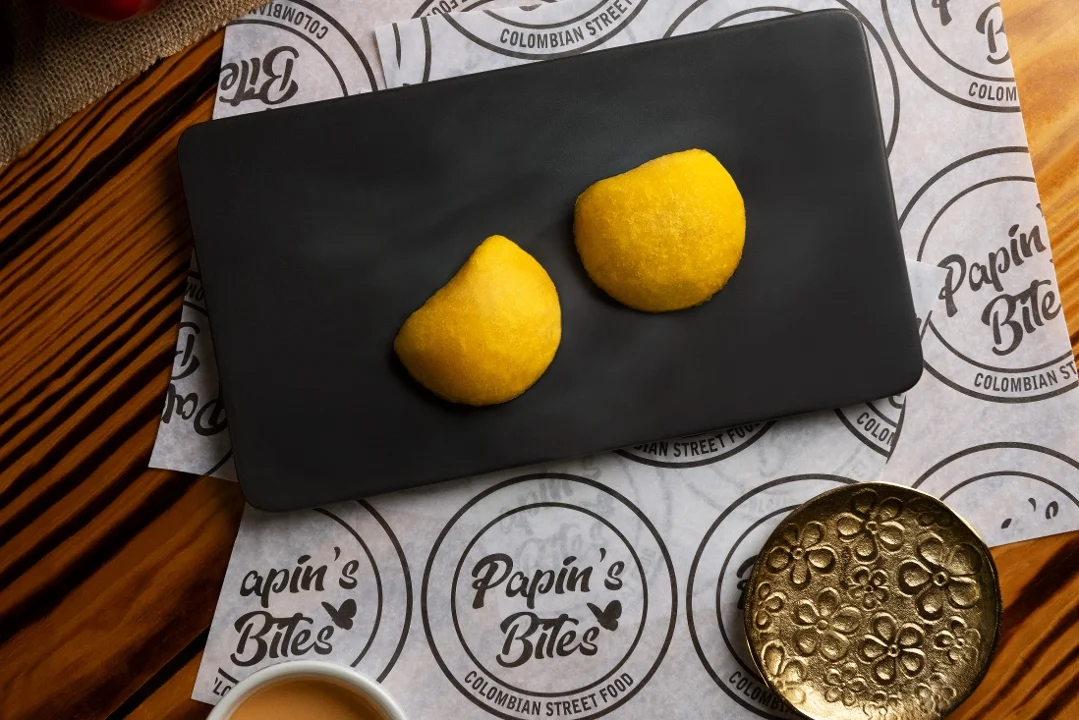 2 EMPANADAS