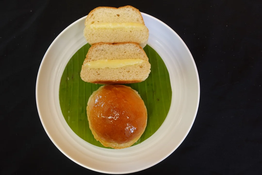 CREAM BUN MASKA