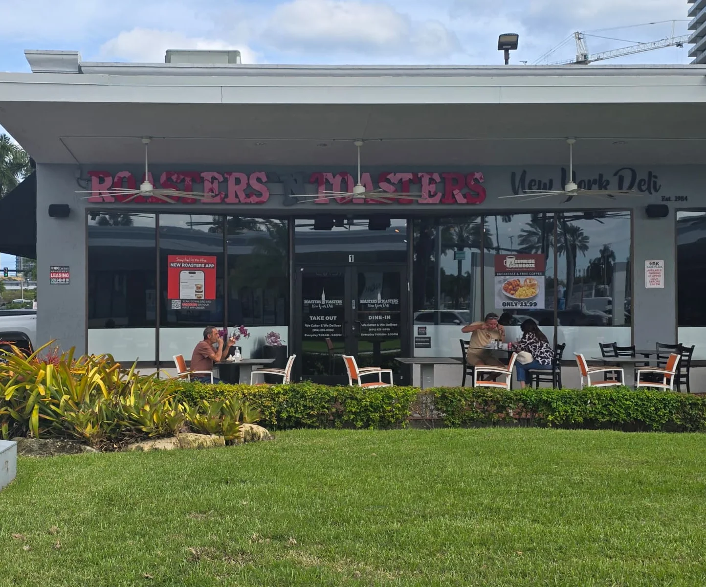 Exterior of Roasters ’N Toasters The Falls restaurant
