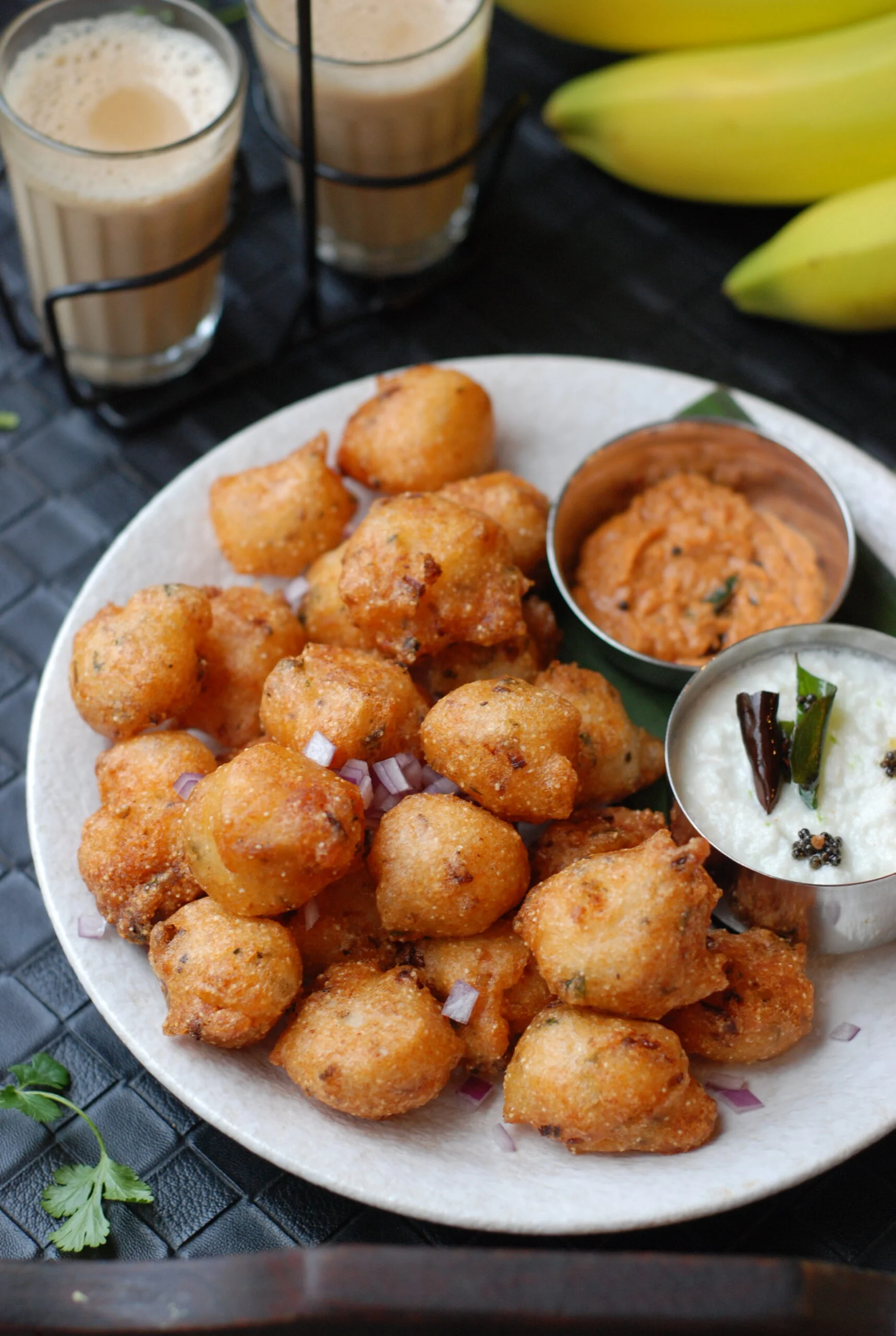 Crispy South Indian medu vada served with chutneys