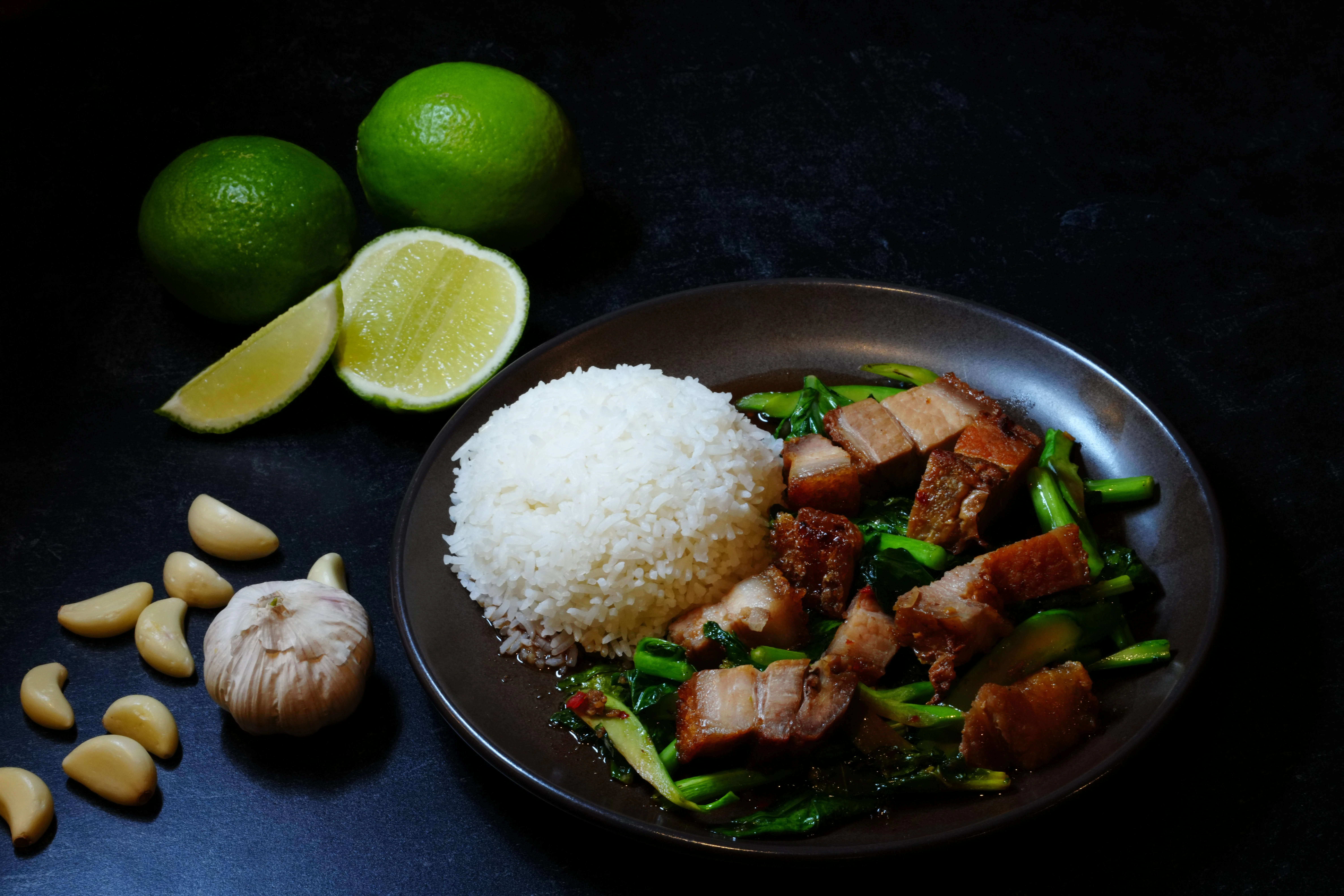 S8. Wok-Chinese broccoli with crispy pork belly