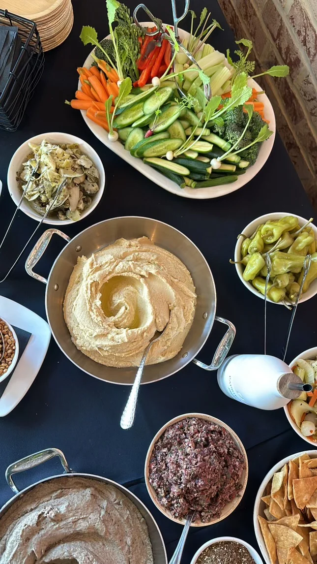Mediterranean mezze platter with hummus and fresh vegetables