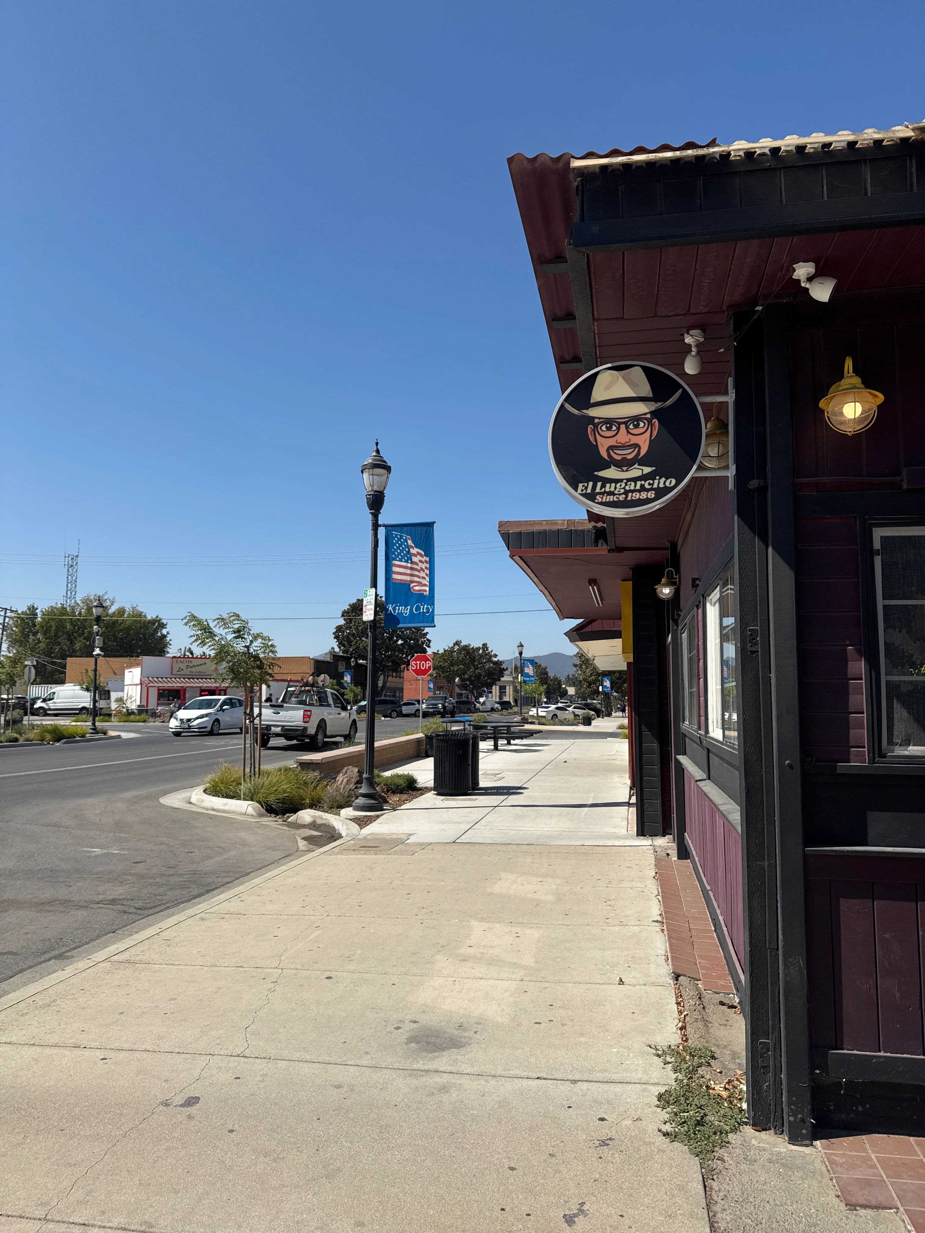Exterior view of El Lugarcito restaurant in King City